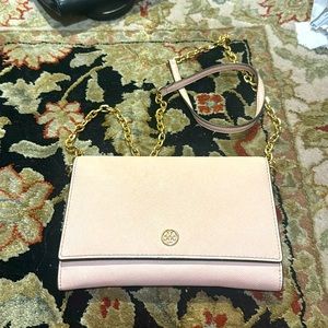 Pink Tory Burch crossbody with beautiful gold chain